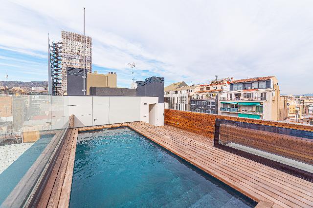 Imagen 1 Inmueble 267525 - Piso en venta en Barcelona / Via Augusta - Julián Romea 