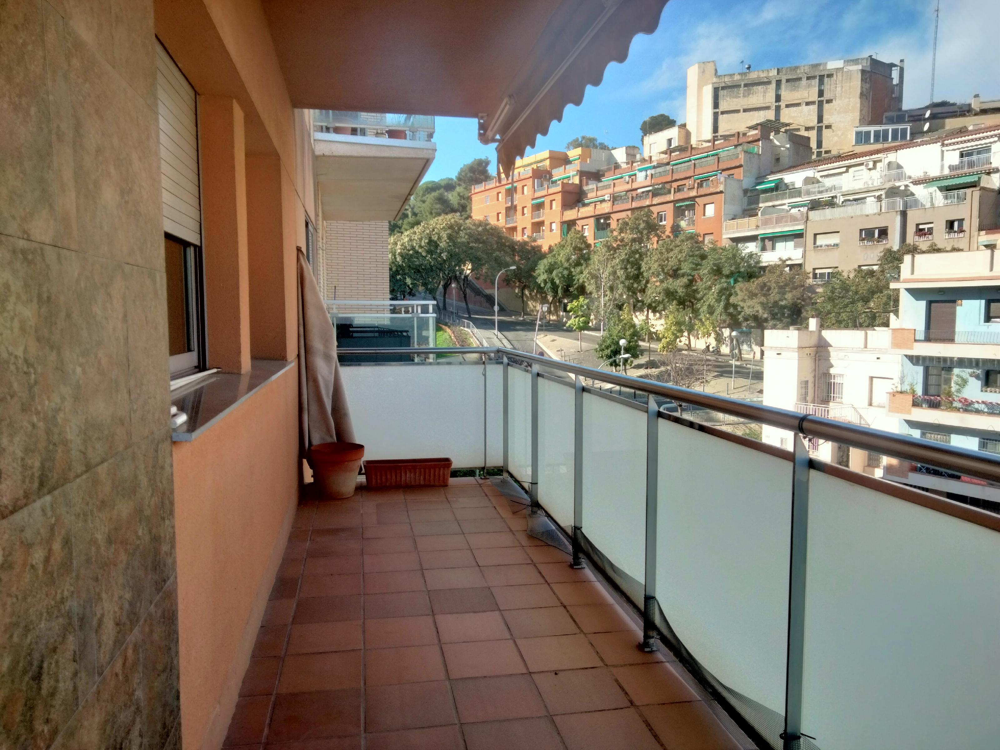 Imagen 4 Piso en venta en Barcelona / Junto metro Teixonera