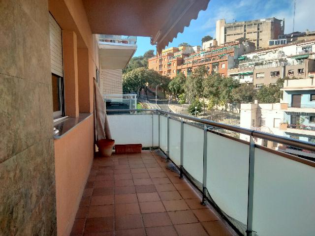 Imagen 4 Inmueble 290420 - Piso en venta en Barcelona / Junto metro Teixonera