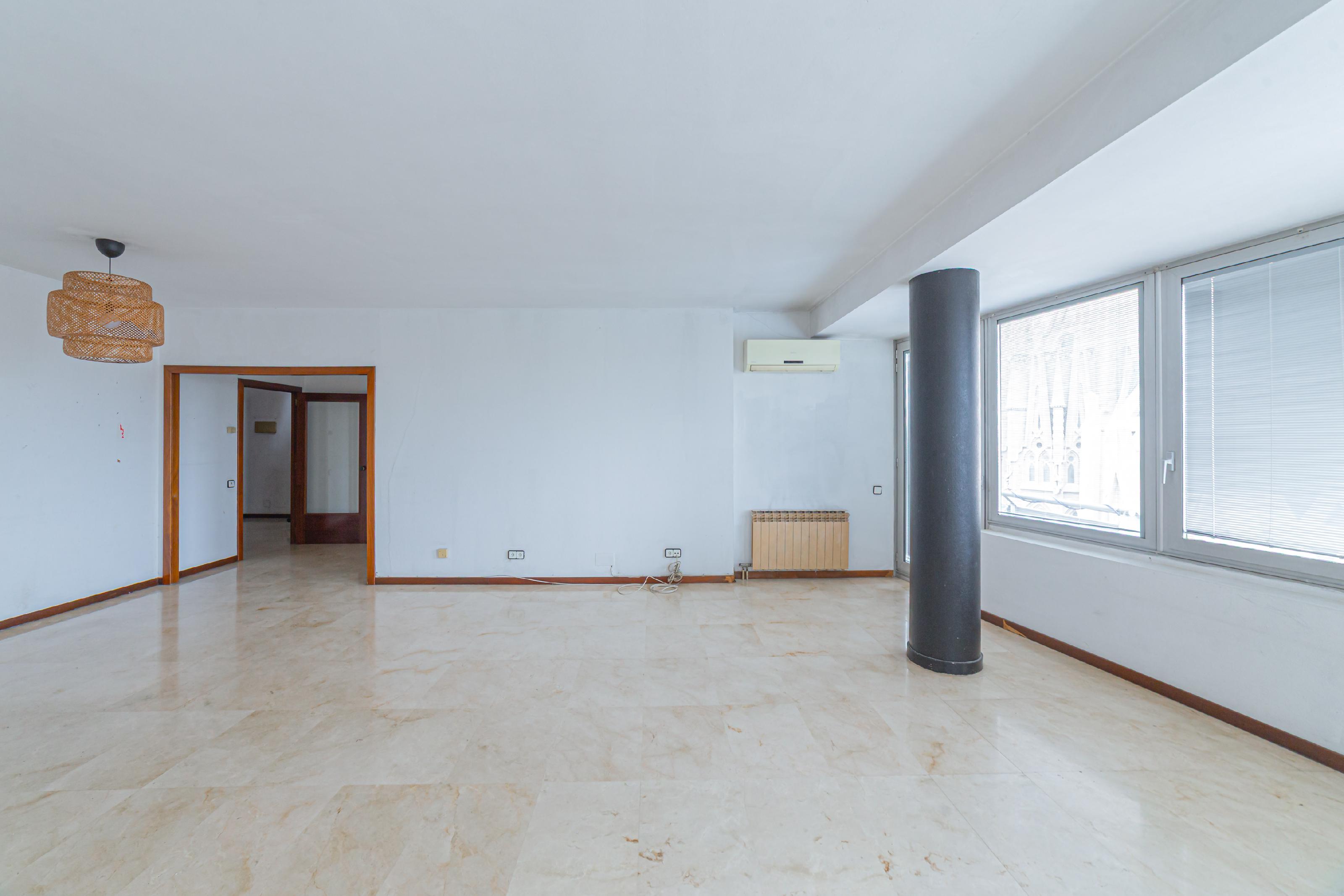 Imagen 2 Ático en venta en Barcelona / Provença - Sardenya delante de La Sagrada Familia