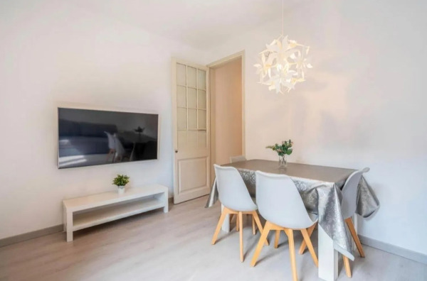 Imagen 2 Inmueble 295142 - Piso en venta en Barcelona / Frente a la Basílica de la Sagrada Familia.
