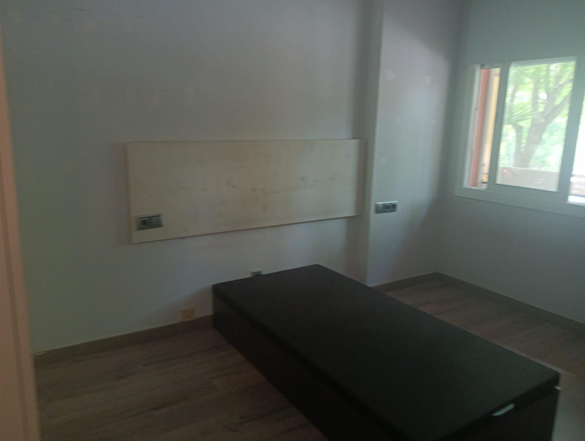 Imagen 5 Piso en venta en Barcelona / Avenida Rio de Janeiro junto carrer Tisso