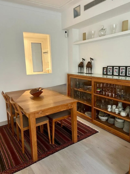 Imagen 2 Piso en venta en Barcelona / Esquina con Via Augusta