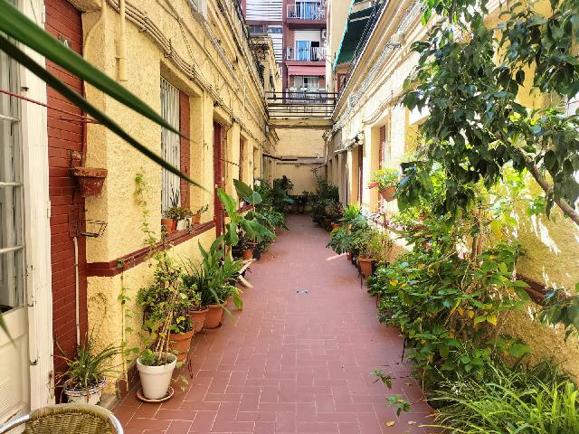 Imagen 1 Inmueble 297413 - Piso en venta en Barcelona / Junto Nou de la Rambla