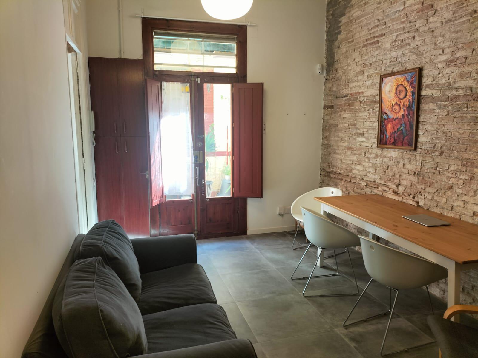 Imagen 2 Piso en venta en Barcelona / Junto Nou de la Rambla