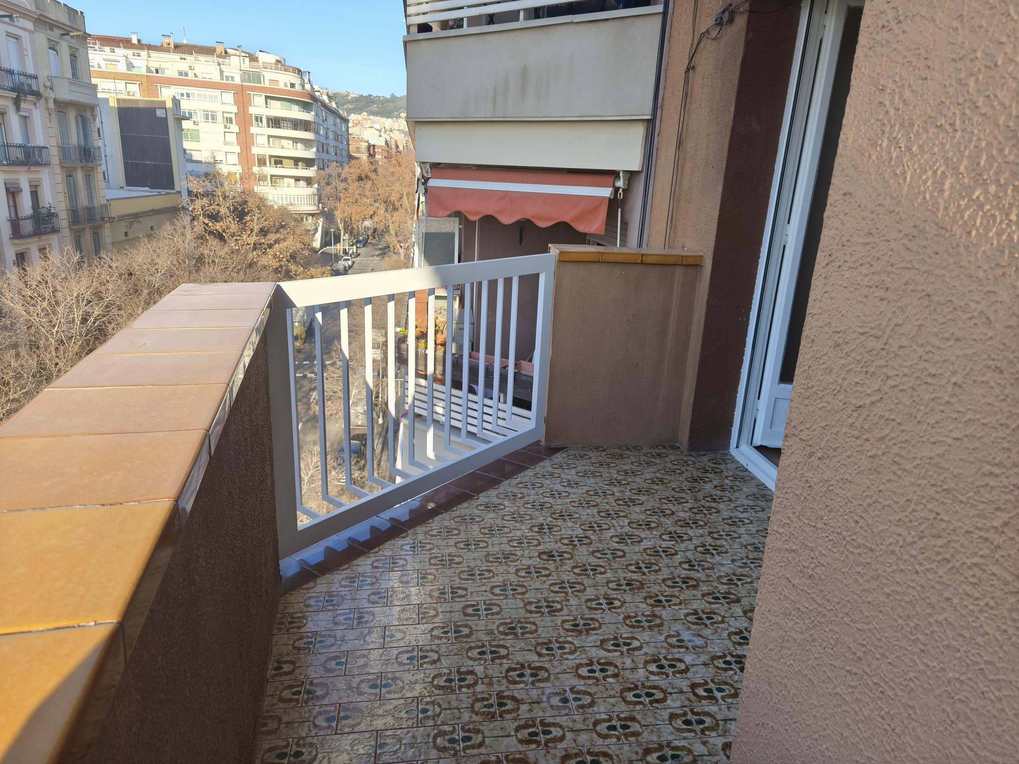 Imagen 2 Piso en venta en Barcelona / Dos de Maig - Enamorats