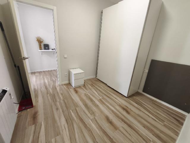 Imagen 8 Inmueble 300855 - Piso en venta en Barcelona / Felip ll - Garcilaso