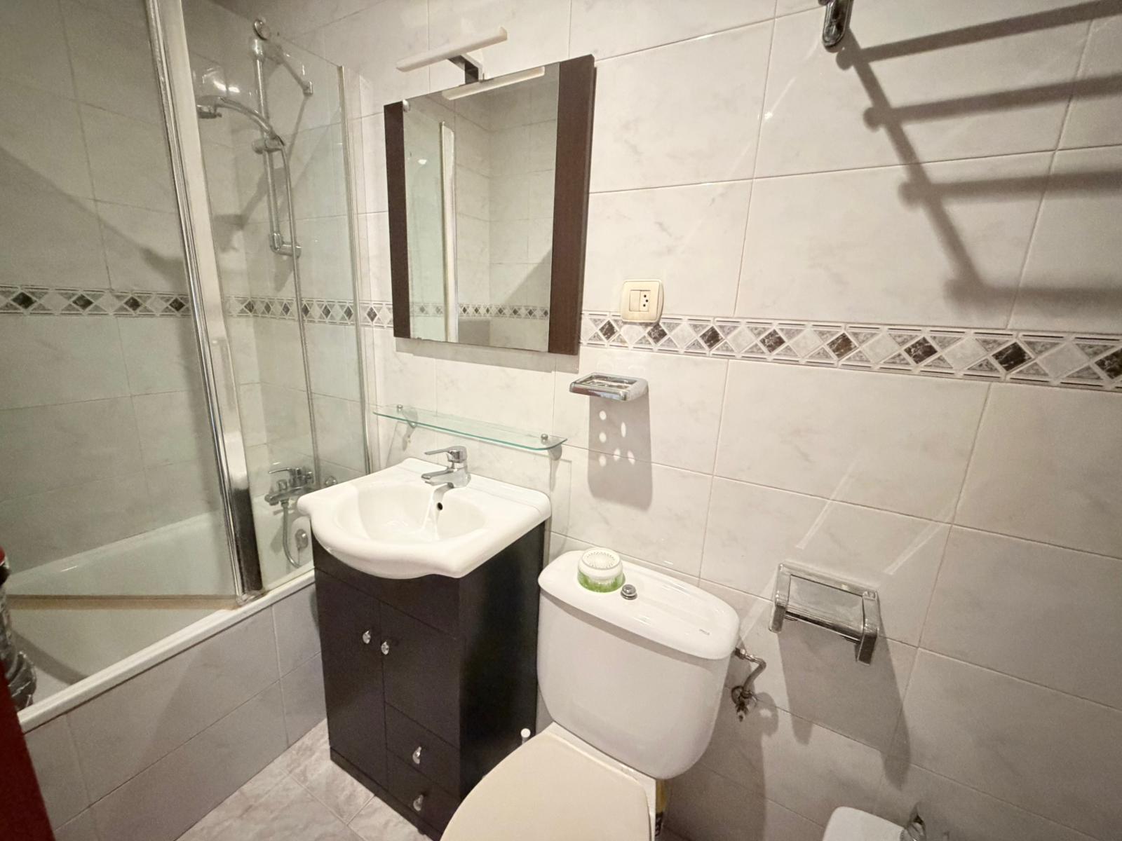 Imagen 11 Piso en venta en Terrassa / A 15 minutos Estación Renfe Est y C.A.P. Est