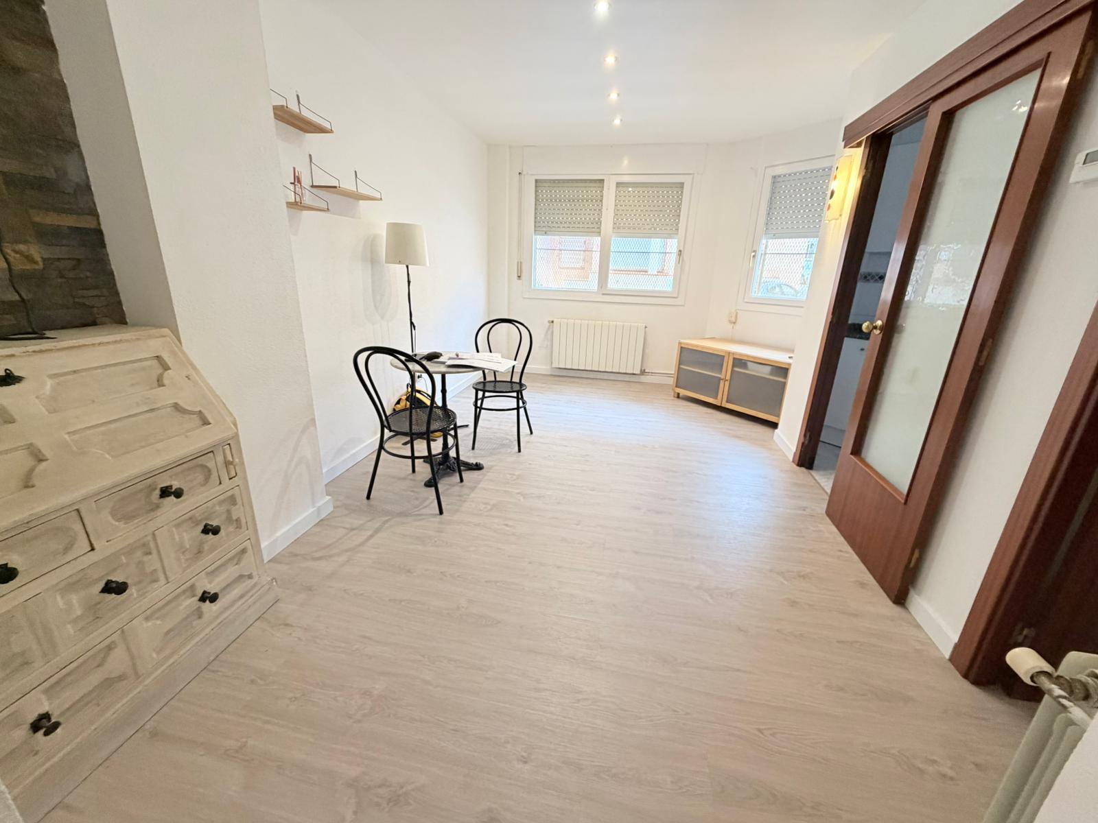 Imagen 1 Piso en venta en Terrassa / A 15 minutos Estación Renfe Est y C.A.P. Est