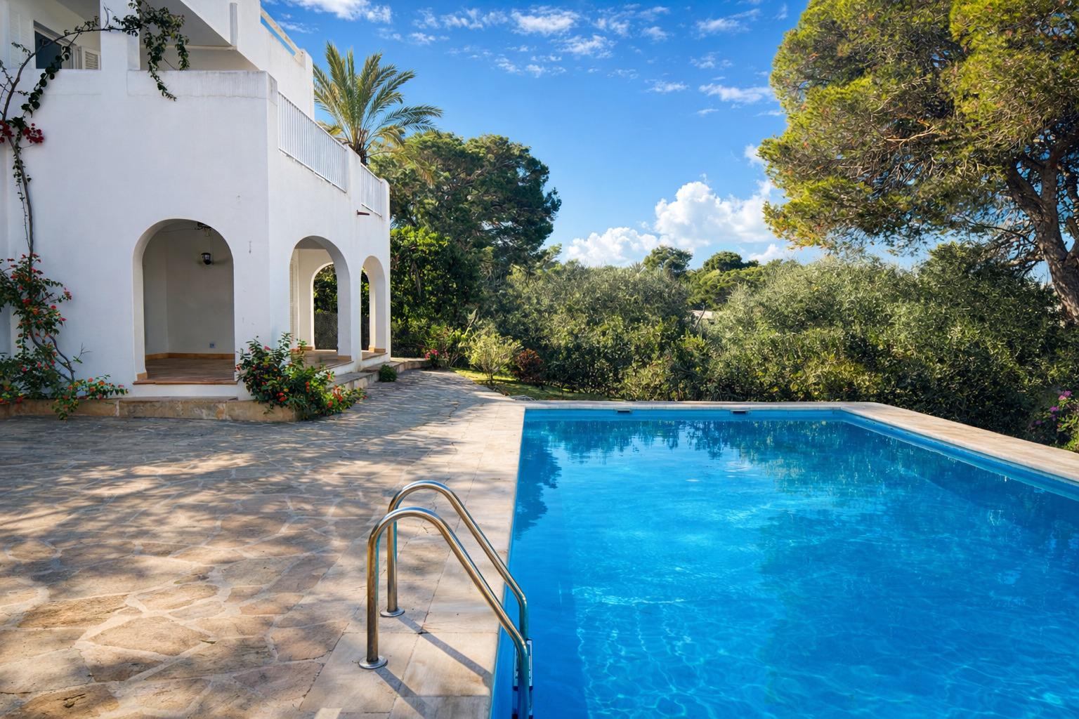 Imagen 1 Casa Aislada en venta en Santanyí / Cala d´Or en primera linea de mar 