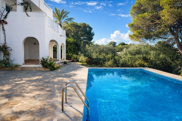 Imagen 1 Inmueble 299224 - Casa Aislada en venta en Santanyí / Cala d´Or en primera linea de mar 