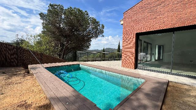 Imagen 2 Inmueble 294561 - Casa Aislada en venta en Vallromanes / Cerca de todos los servicios, a 20 minutos de Barcelona 