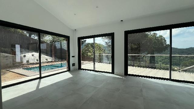 Imagen 1 Inmueble 294561 - Casa Aislada en venta en Vallromanes / Cerca de todos los servicios, a 20 minutos de Barcelona 