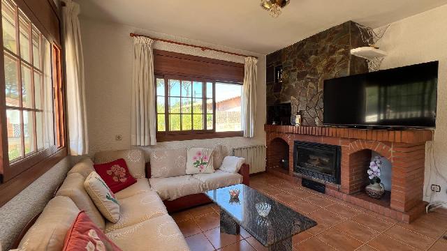 Imagen 3 Inmueble 295533 - Casa Aislada en venta en Vilanova Del Vallès / Excelente casa en la entrada de la urbanización 