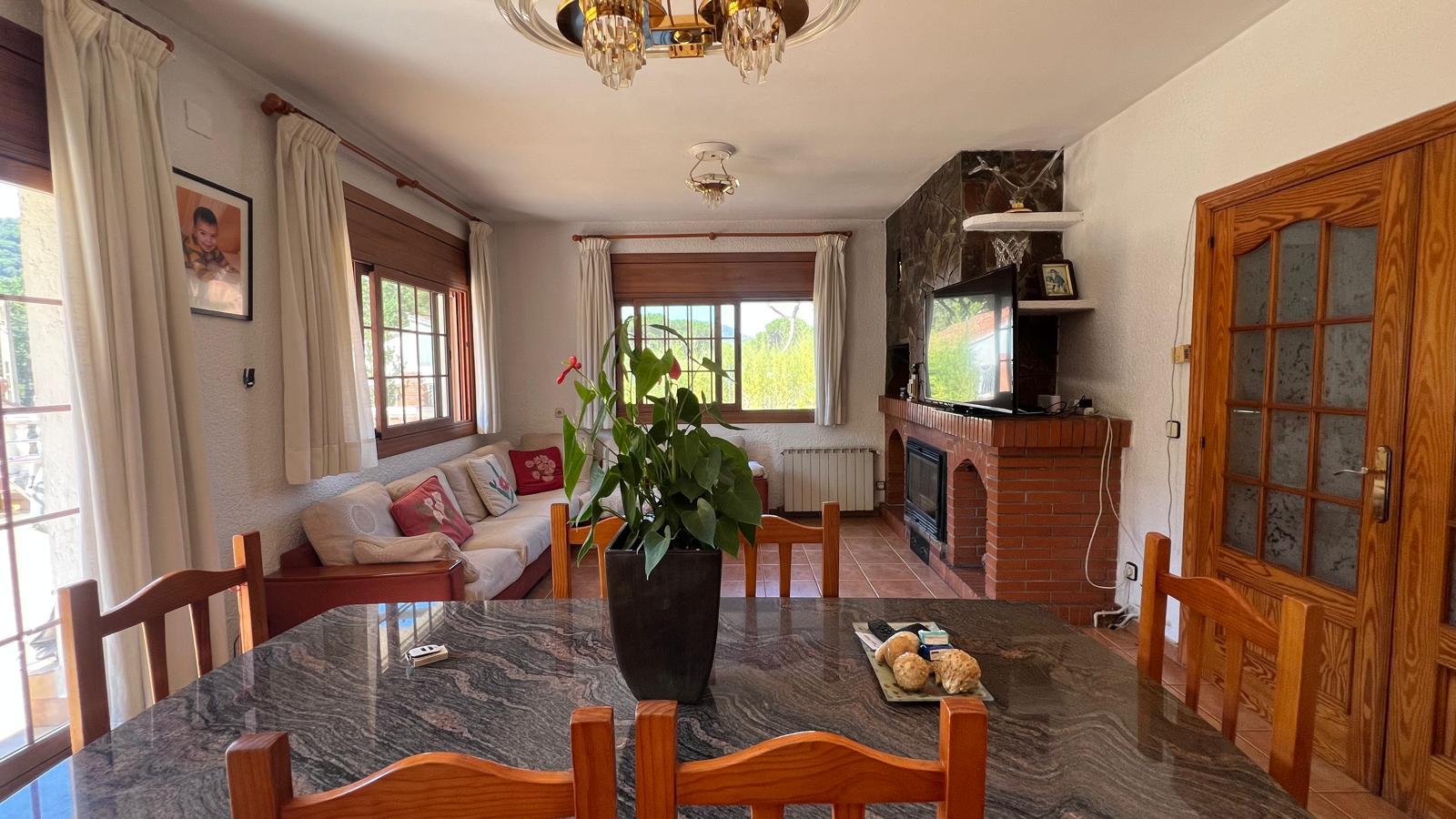 Imagen 4 Casa Aislada en venta en Vilanova Del Vallès / Excelente casa en la entrada de la urbanización 