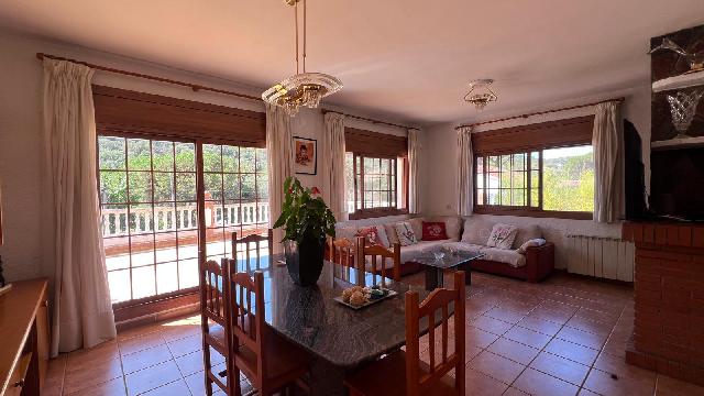 Imagen 5 Inmueble 295533 - Casa Aislada en venta en Vilanova Del Vallès / Excelente casa en la entrada de la urbanización 