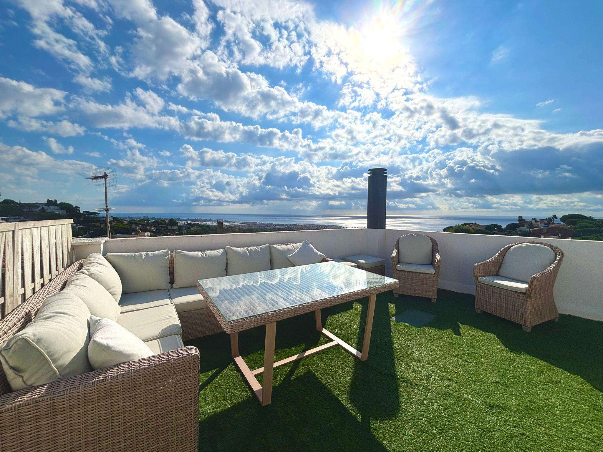 Imagen 1 Dúplex en venta en Premià De Dalt / Triplex en Premia de Dalt, zona tranquila 