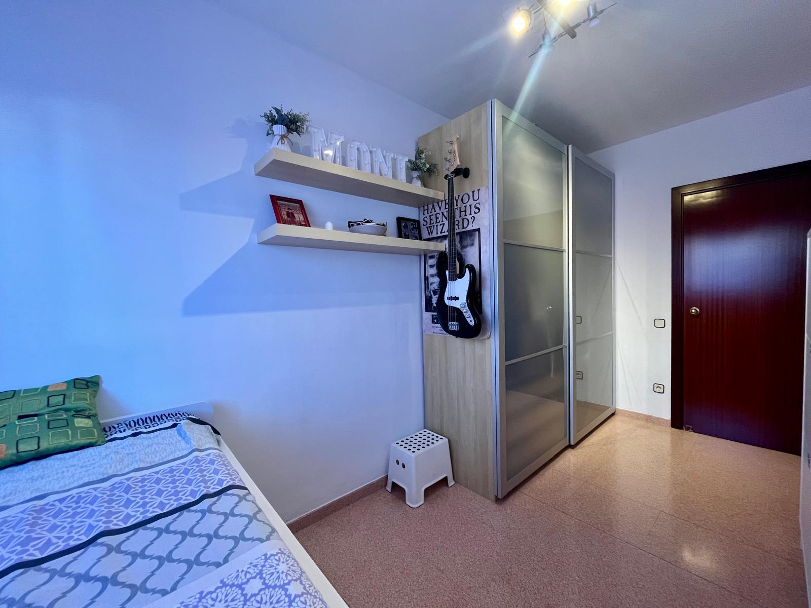 Imagen 13 Apartamento en venta en Badalona / Gran Piso de 132m2 con terraza en la mejor zona Bufala