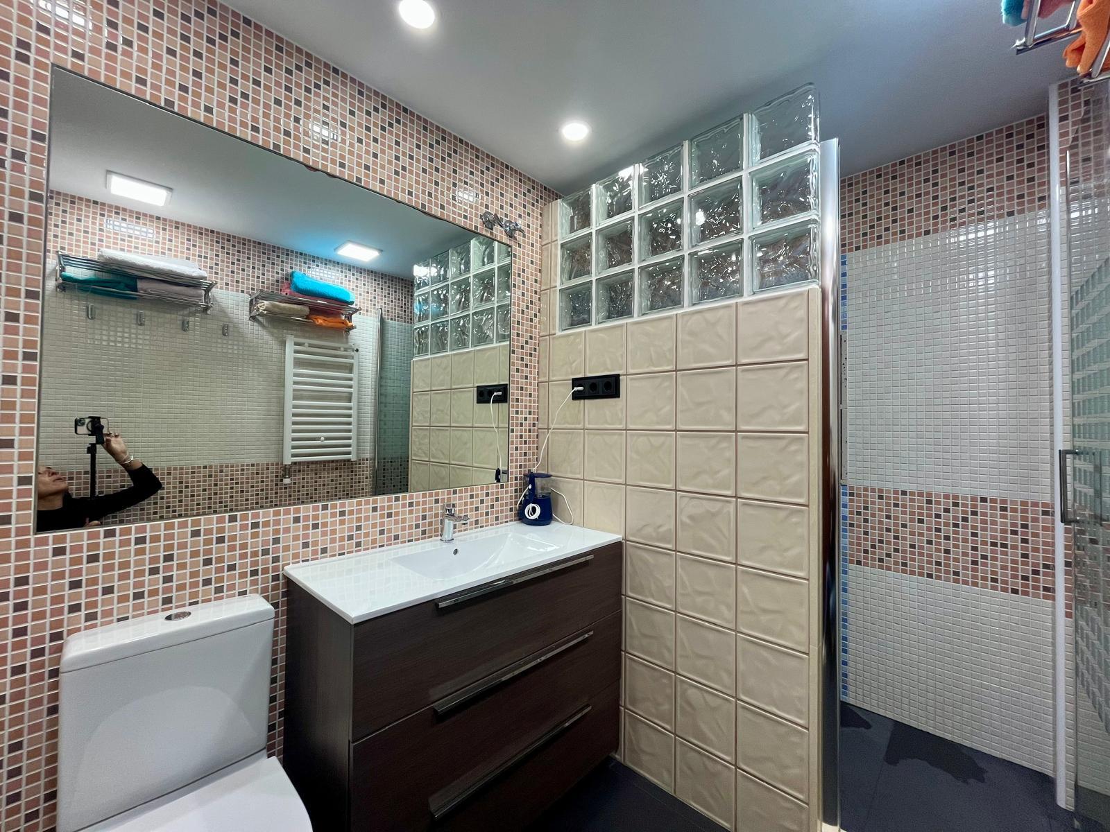 Imagen 15 Apartamento en venta en Badalona / Gran Piso de 132m2 con terraza en la mejor zona Bufala