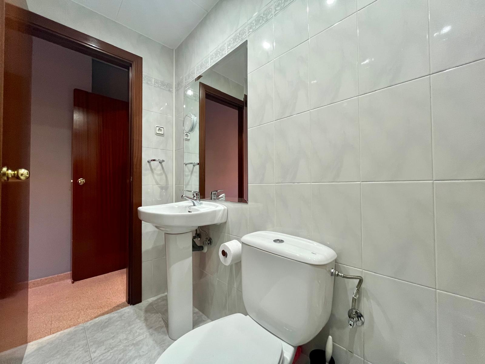 Imagen 24 Apartamento en venta en Badalona / Gran Piso de 132m2 con terraza en la mejor zona Bufala