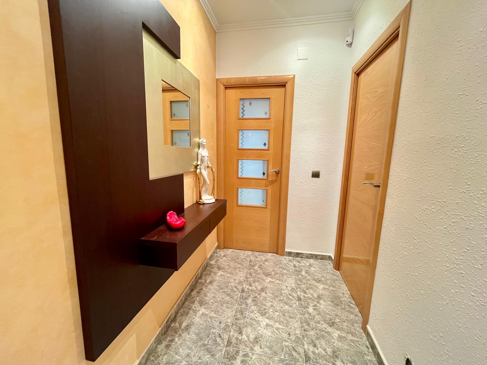 Imagen 2 Apartamento en venta en Badalona / Gran Piso de 102m2 4 habitaciones en zona Canyado