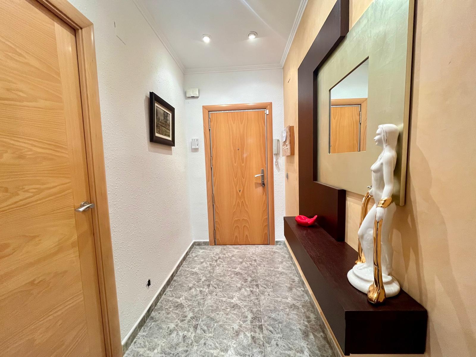 Imagen 5 Apartamento en venta en Badalona / Gran Piso de 102m2 4 habitaciones en zona Canyado