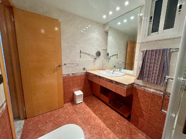 Imagen 19 Inmueble 300968 - Apartamento en venta en Badalona / Gran Piso de 102m2 4 habitaciones en zona Canyado