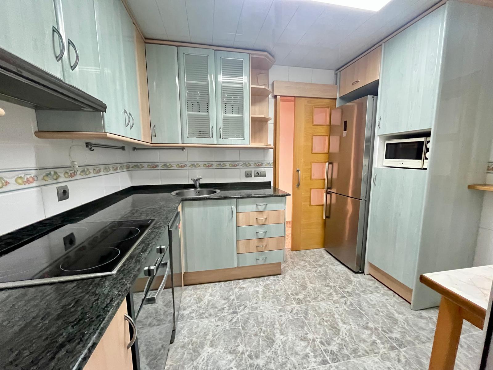 Imagen 14 Apartamento en venta en Badalona / Gran Piso de 102m2 4 habitaciones en zona Canyado