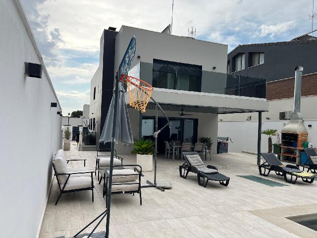 Imagen 2 Inmueble 296192 - Casa Aislada en venta en Albacete / Carretera de Jaen. Urbanizaciones