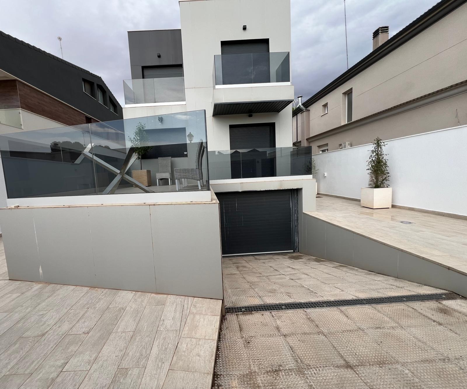 Imagen 7 Casa Aislada en venta en Albacete / Carretera de Jaen. Urbanizaciones