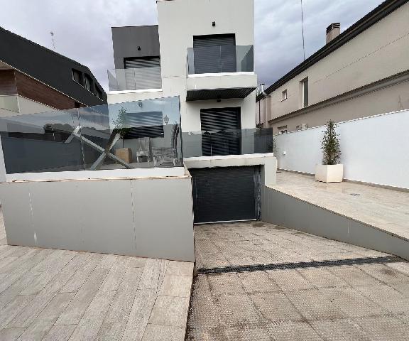 Imagen 7 Inmueble 296192 - Casa Aislada en venta en Albacete / Carretera de Jaen. Urbanizaciones