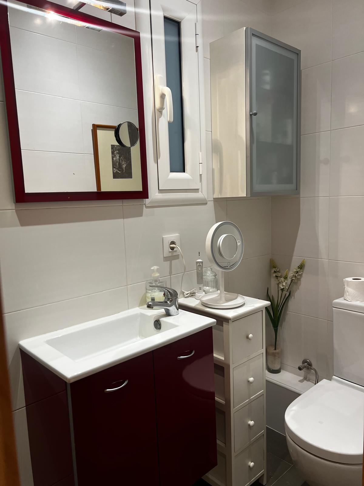 Imagen 9 Apartamento en venta en Hospitalet De Llobregat L´ / Esta cerca del Metro de Santa Eulalia