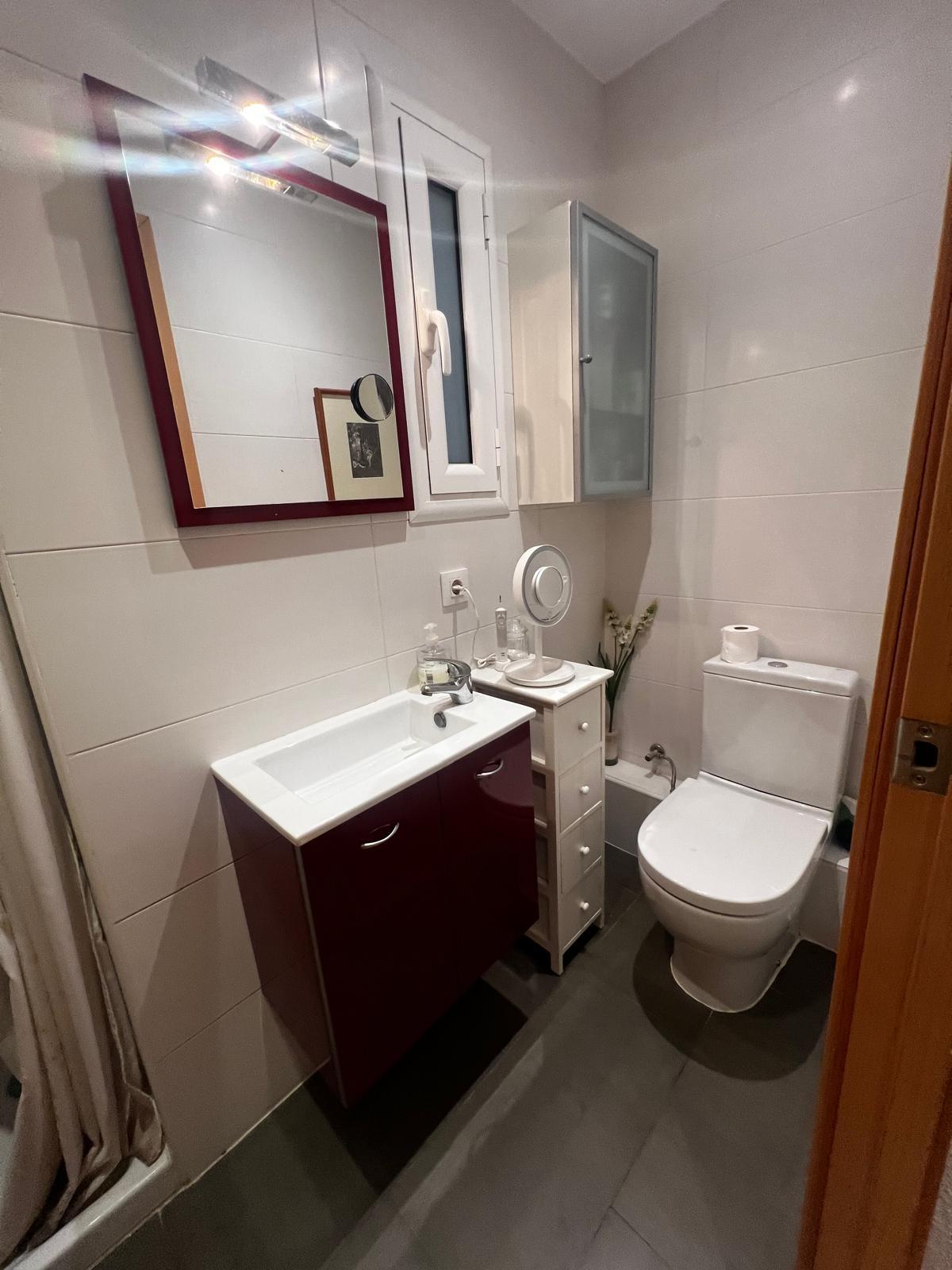 Imagen 8 Apartamento en venta en Hospitalet De Llobregat L´ / Esta cerca del Metro de Santa Eulalia