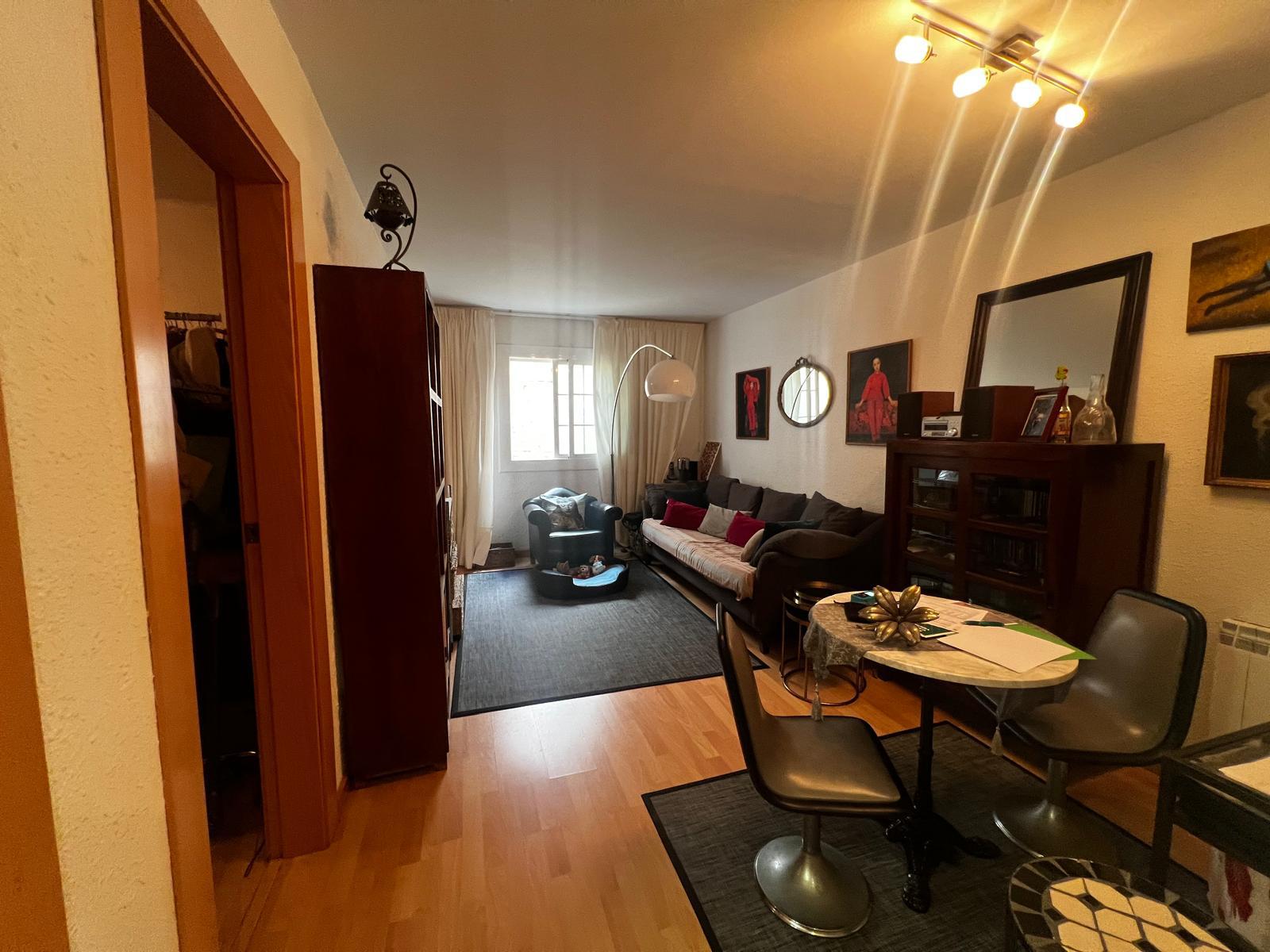 Imagen 1 Apartamento en venta en Hospitalet De Llobregat L´ / Esta cerca del Metro de Santa Eulalia