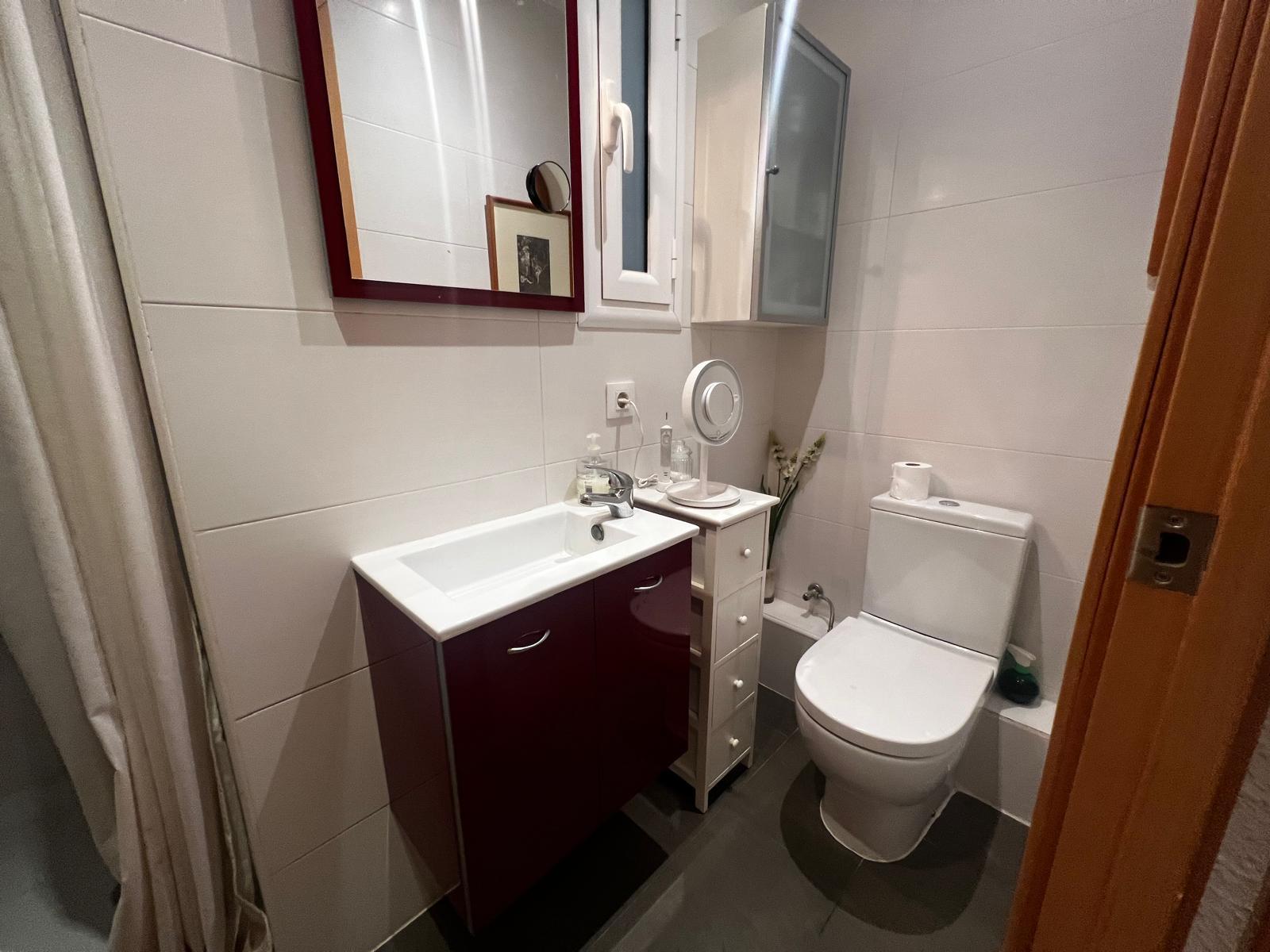 Imagen 10 Apartamento en venta en Hospitalet De Llobregat L´ / Esta cerca del Metro de Santa Eulalia