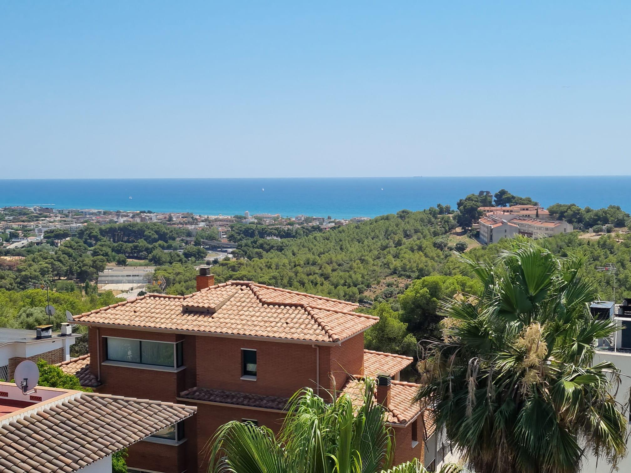 Imagen 1 Casa Aislada en venta en Castelldefels / Zona de Montemar cerca de Bellamar
