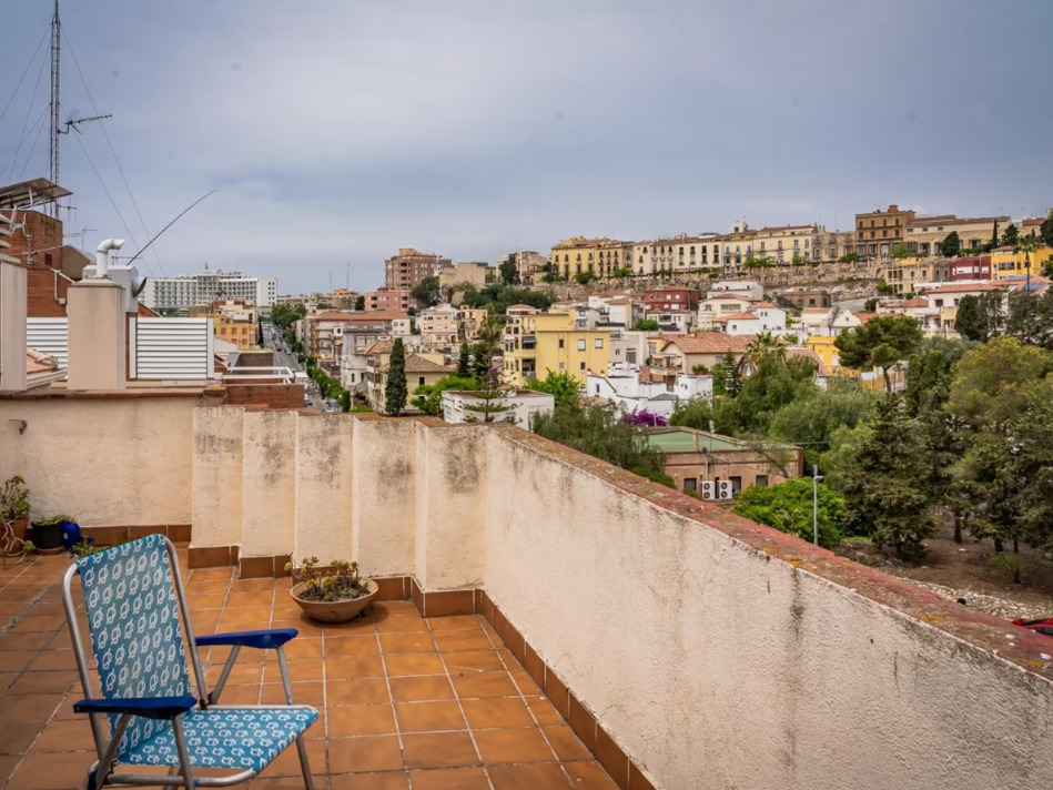 Imagen 4 Casa Adosada en venta en Tarragona / Cerca de la rambla nova y a pocos minutos del centro