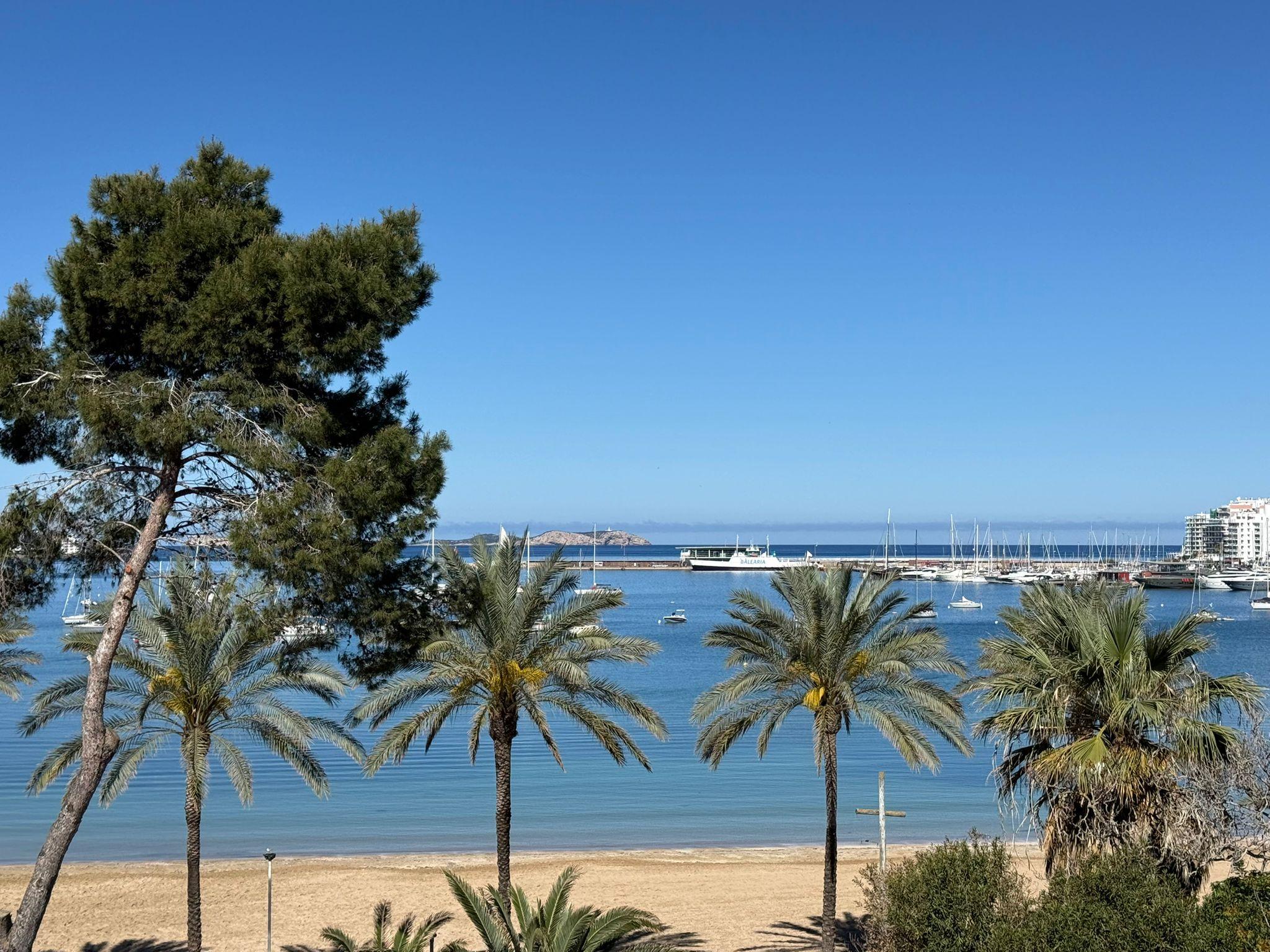 Imagen 7 Apartamento en venta en Sant Antoni De Portmany / A un minuto de la playa 