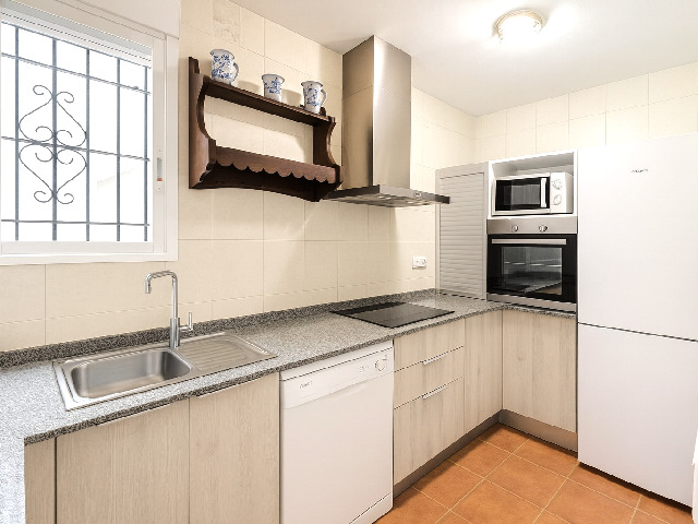 Imagen 3 Inmueble 299150 - Casa Aislada en venta en Vinaròs / Zona del barco. Costa sur a 100 metros de la playa.