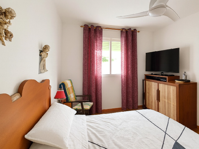 Imagen 10 Inmueble 299150 - Casa Aislada en venta en Vinaròs / Zona del barco. Costa sur a 100 metros de la playa.