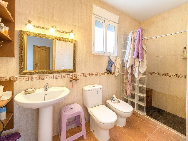 Imagen 16 Inmueble 299150 - Casa Aislada en venta en Vinaròs / Zona del barco. Costa sur a 100 metros de la playa.