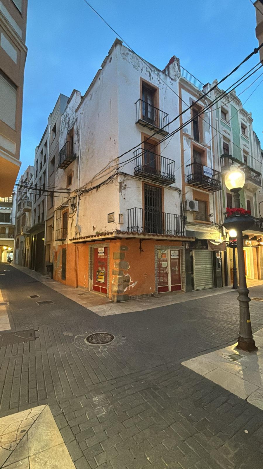 Imagen 4 Casa en venta en Vinaròs / En centro, a la calle de todas las tiendas de vinaros.