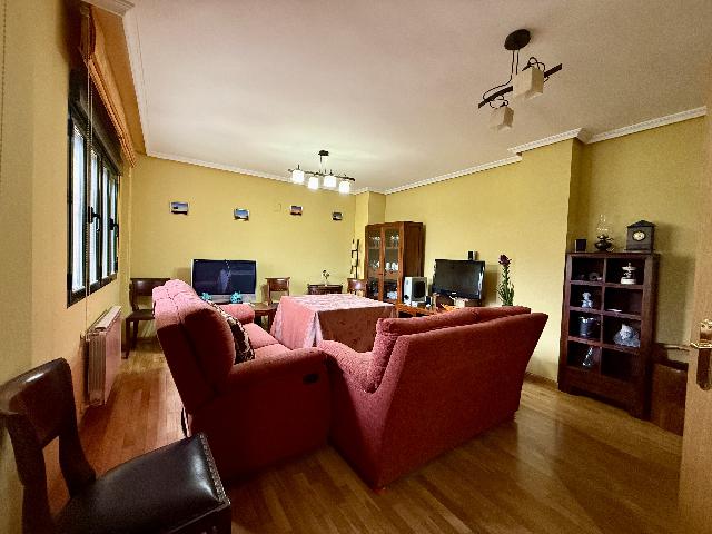 Imagen 6 Inmueble 299481 - Dúplex en venta en Plasencia / Junto al parque José Zorrilla