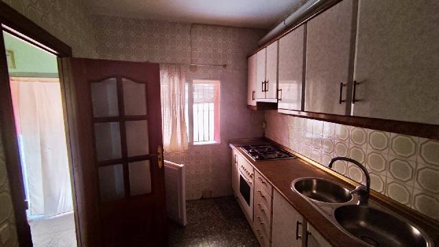 Imagen 3 Inmueble 301323 - Casa Adosada en venta en Mohedas De Granadilla / Al lado de la Plaza del Ayuntamiento