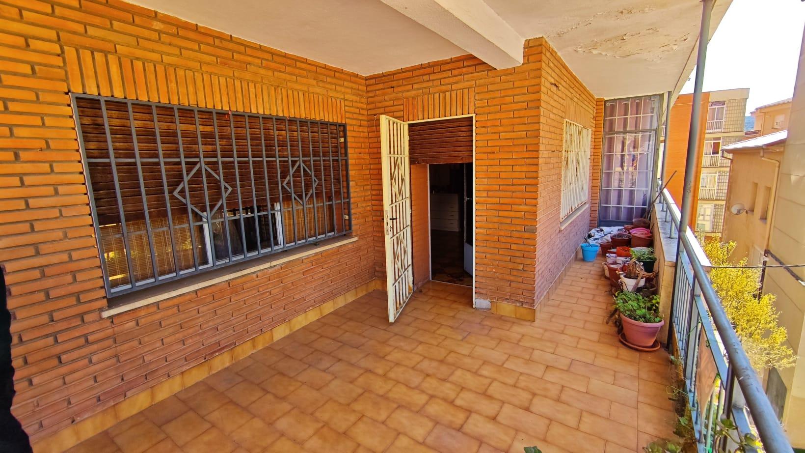 Imagen 3 Piso en venta en Plasencia / Piso sito en Avda de la Vera. Junto a Puerta del Sol.