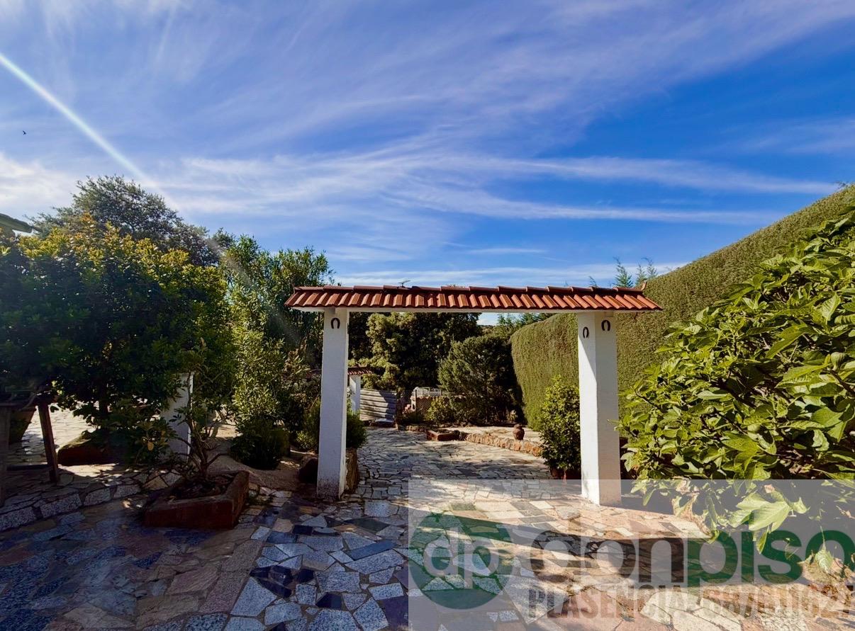 Imagen 4 Casa Rústica en venta en Malpartida De Plasencia / En la Carretera N630