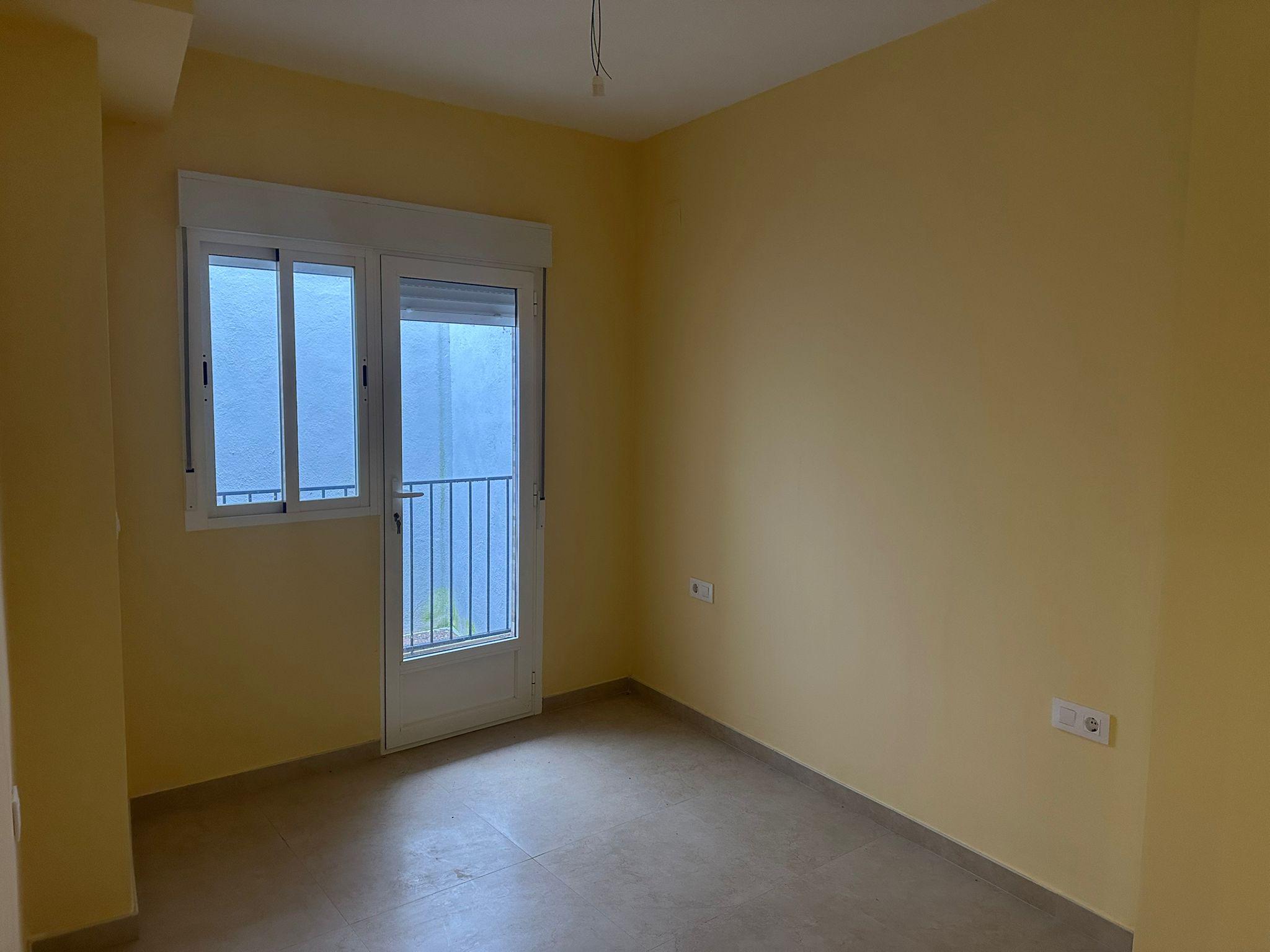 Imagen 5 Apartamento en venta en Casar De Cáceres / Situada en el centro del pueblo,cerca de la Pla...