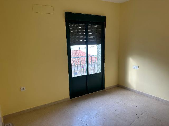Imagen 9 Inmueble 290734 - Apartamento en venta en Casar De Cáceres / Situada en el centro del pueblo,cerca de la Pla...