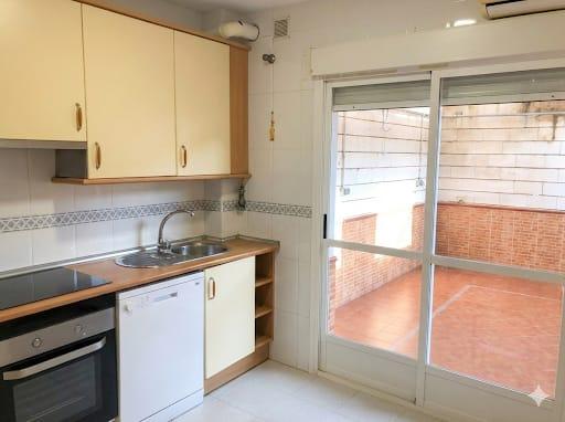 Imagen 3 Casa Adosada en venta en Casar De Cáceres / Cerca del Centro de Salud