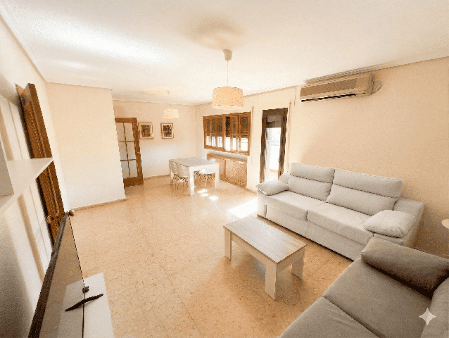 Imagen 1 Inmueble 301892 - Piso en venta en Cáceres / Próximo al Paseo de Cánovas